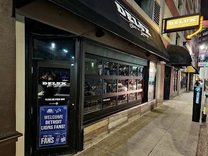 Delux Bar & Lounge