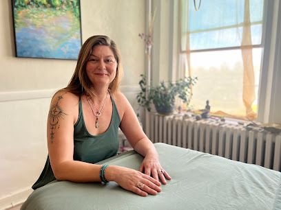 ✨Angella Hunt LMT at Mystic Alchemy Studio✨