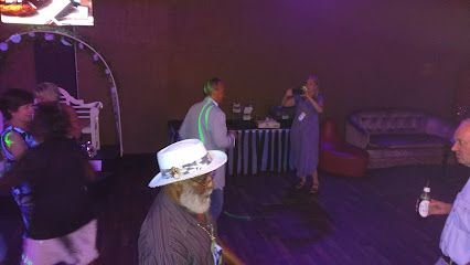 105 restaurant and lounge