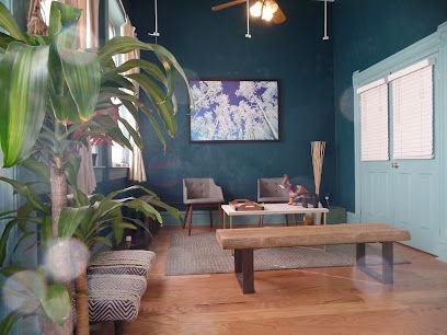 Luna Massage And Wellness